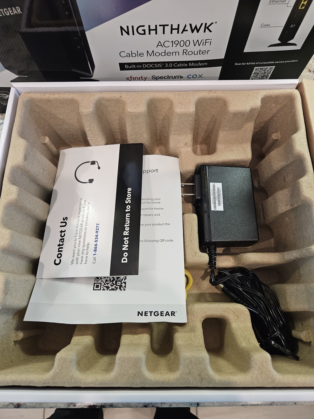Netgear Nighthawk AC1900 WiFi Cable Modem Router - Picture 6 of 9